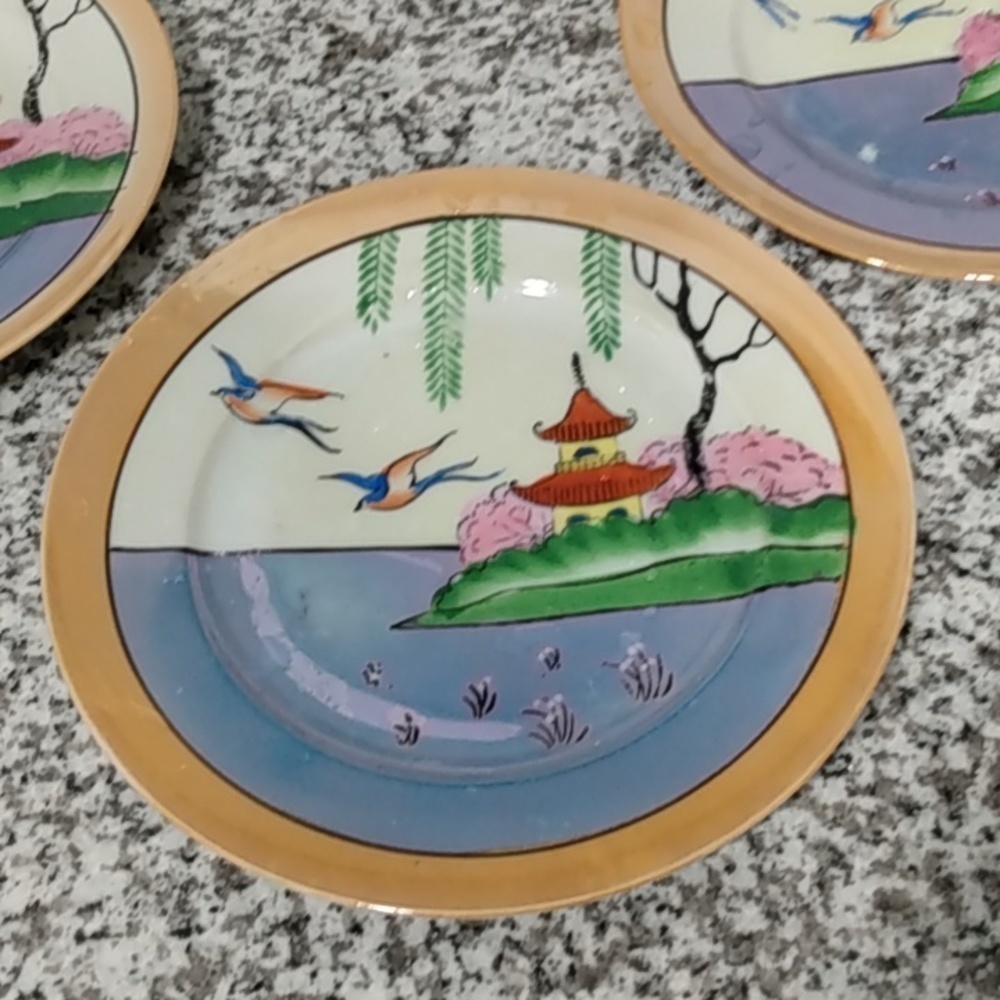 4 Vintage Japanese Gold trimmed plates - Picture 8 of 12